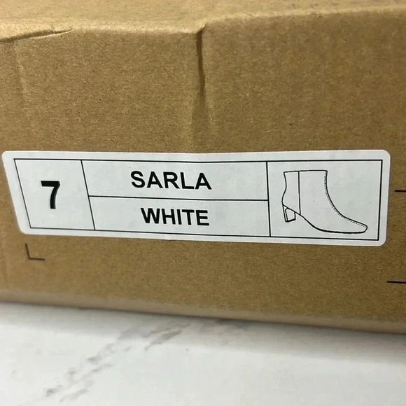 Journee Collection Sarla Bootie 8 - Picture 10 of 13